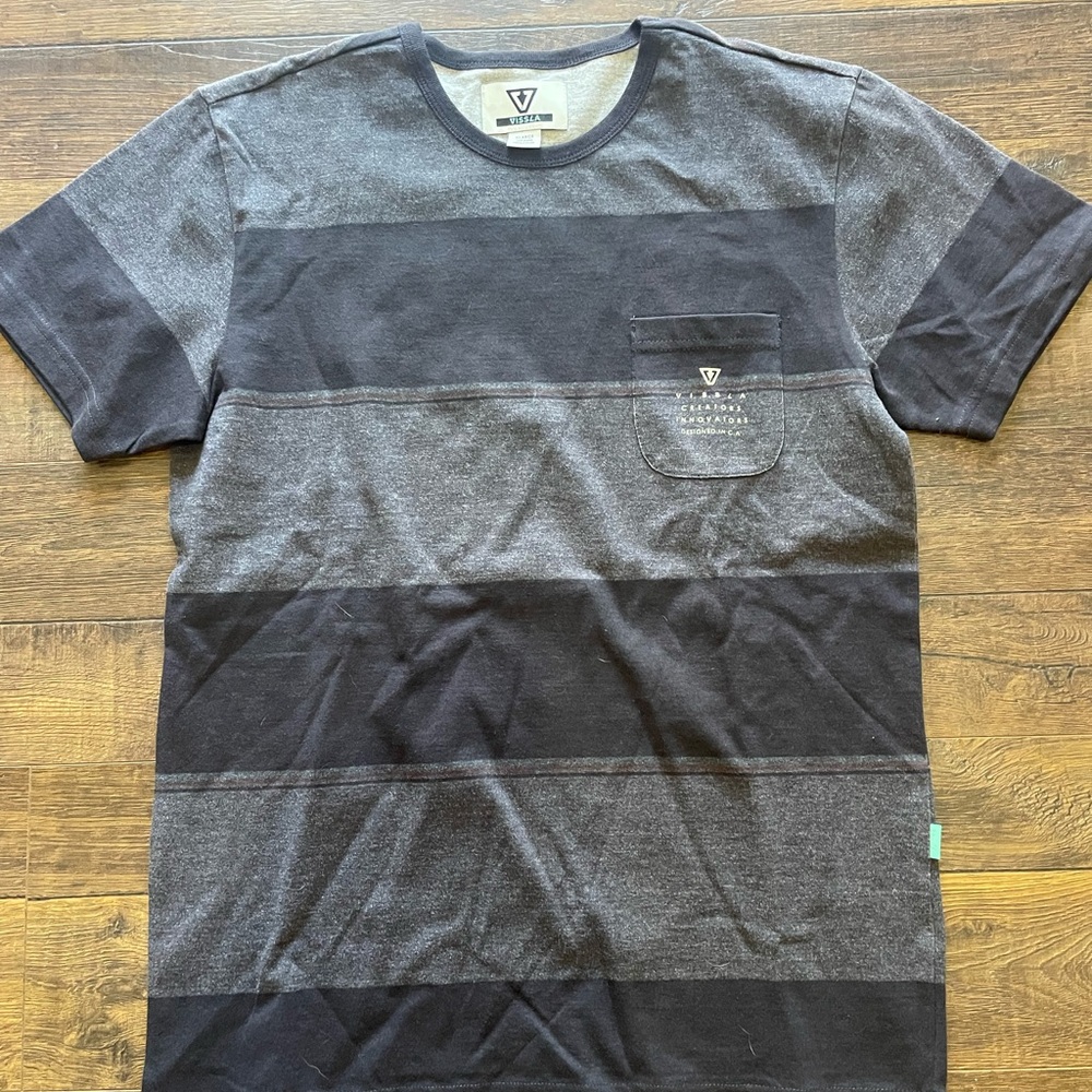 🔥Ts 3/$15 or 5/2$20 NWOT VISSLA Surf Tee Made in CA New Pocket Tee